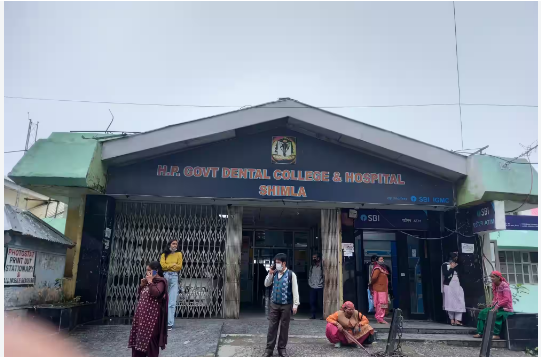 शिमला डेंटल कॉलेज में मरीजों से मनमानी वसूली के आरोप, ₹6,700 की जगह ₹14 हजार में इम्प्लांट; दो वरिष्ठ डॉक्टरों पर प्राइवेट प्रैक्टिस का भी आरोप