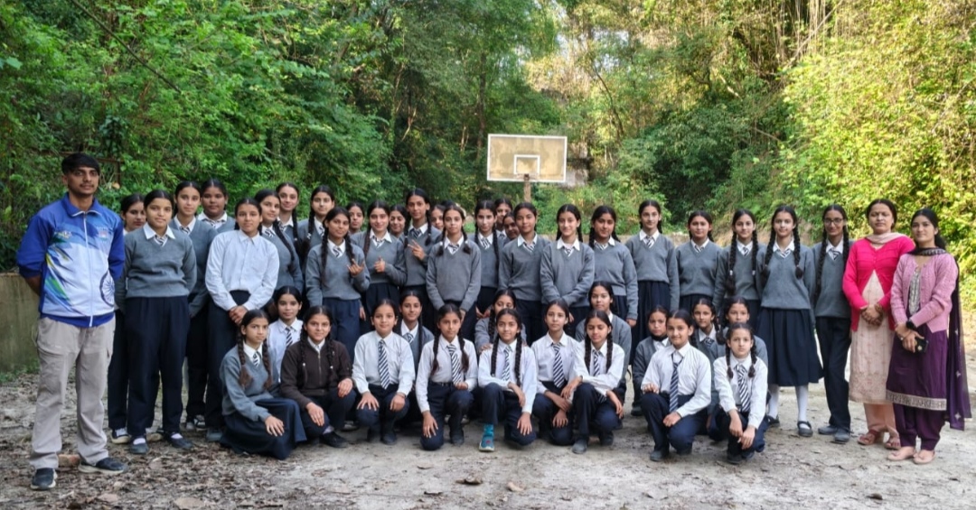 लोहारा स्कूल की छात्राओं ने सीखे आत्मरक्षा के गुर