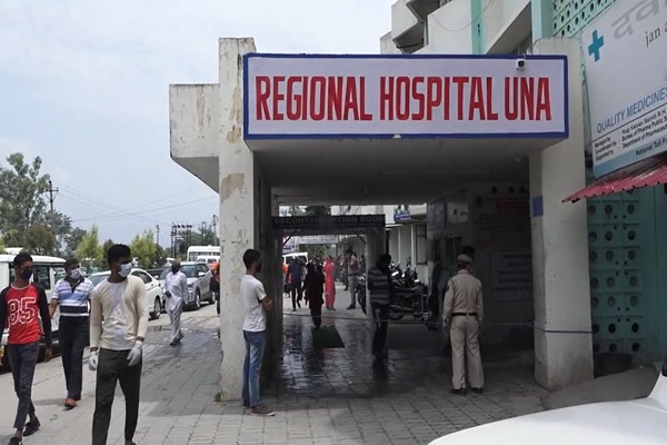 क्षेत्रीय अस्पताल ऊना में स्टाफ की कमी से बढ़ा दबाव, 33 पद खाली; 3 कर्मचारियों के सहारे 24 लोगों का काम