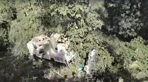 नम्होल में बस हादसा: गुरु पूर्णिमा से लौट रही श्रद्धालुओं की बस...