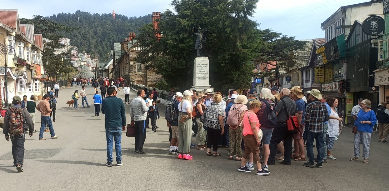 हिमाचल में पर्यटन बढ़ा, पिछले साल 1.44 करोड़ सैलानी पहुंचे, शिमल...