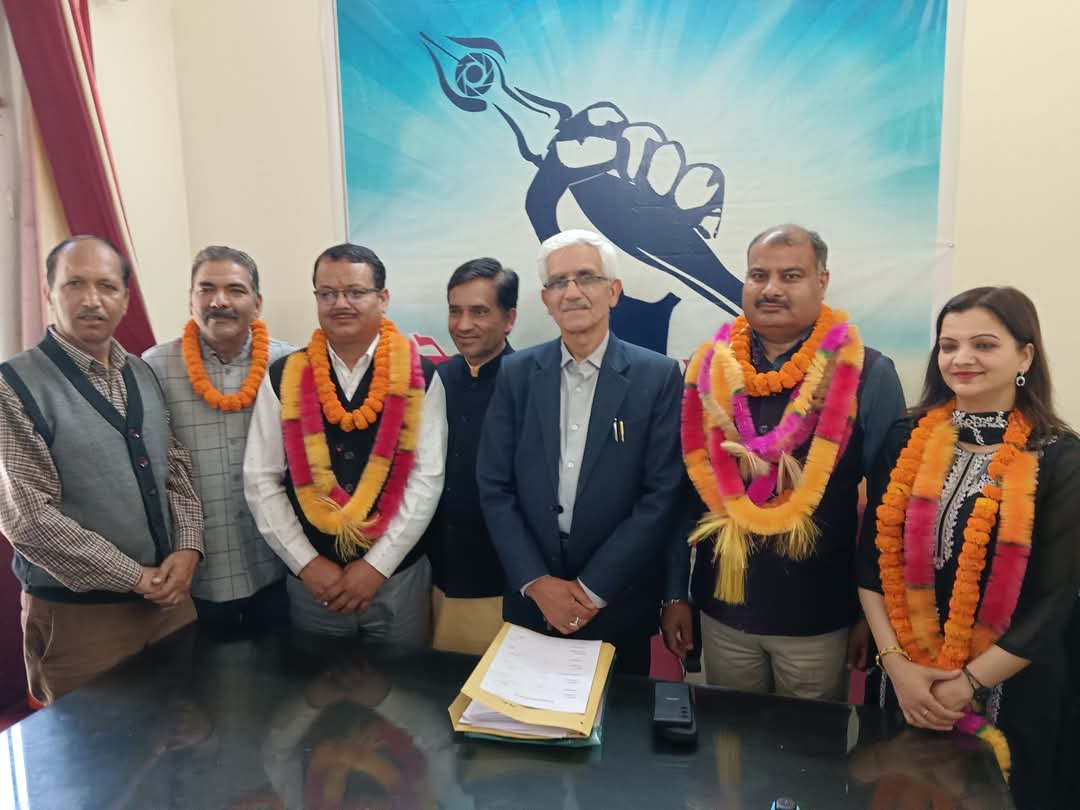 मंडी प्रेस क्लब: सुभाष ठाकुर बने नए प्रधान, हंसराज सैनी दूसरी बार महासचिव निर्वाचित