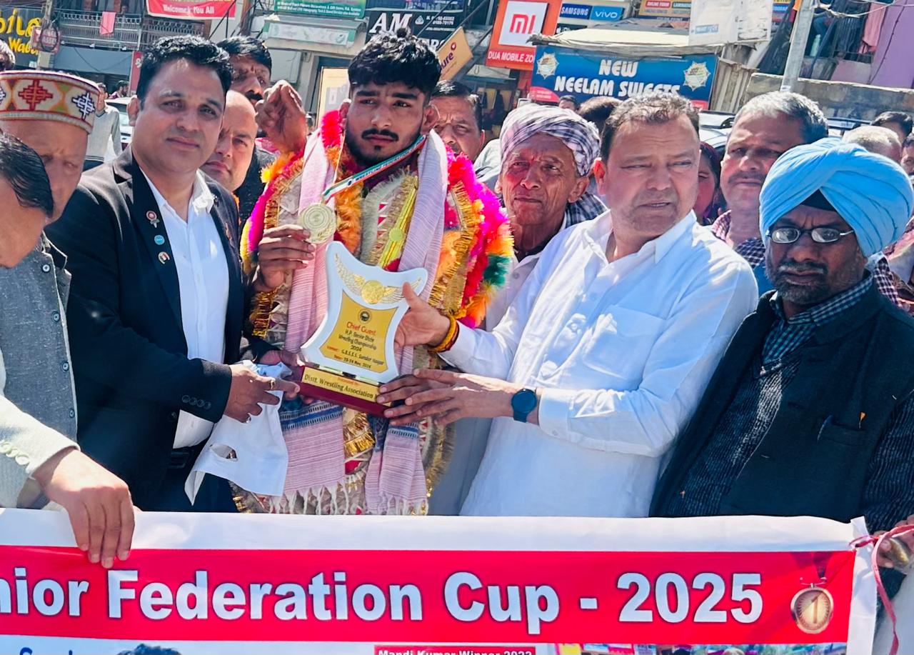 नेर चौक में पहलवान नवीन कुमार का भव्य स्वागत, राष्ट्रीय फेडरेशन कप में जीता स्वर्ण पदक