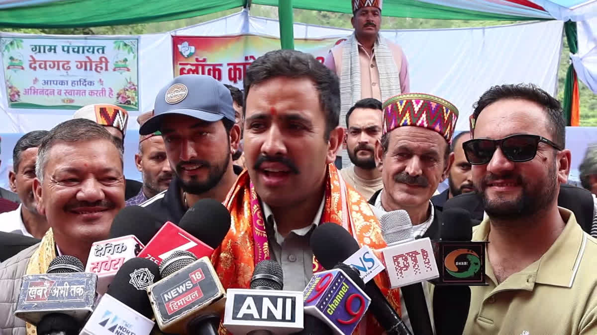 GenZ पर कंगना के बयान पर भड़के विक्रमादित्य, बोले-पहले तय करें, युवा देश का भविष्य हैं या कूड़ा-कचरा?