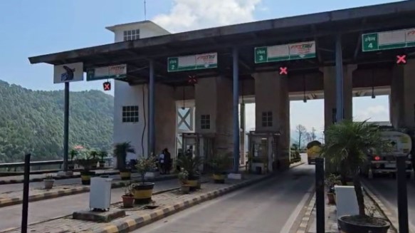 हिमाचल के टोल बैरियरों पर छिड़ी संवैधानिक लड़ाई, राष्ट्रपति से र...