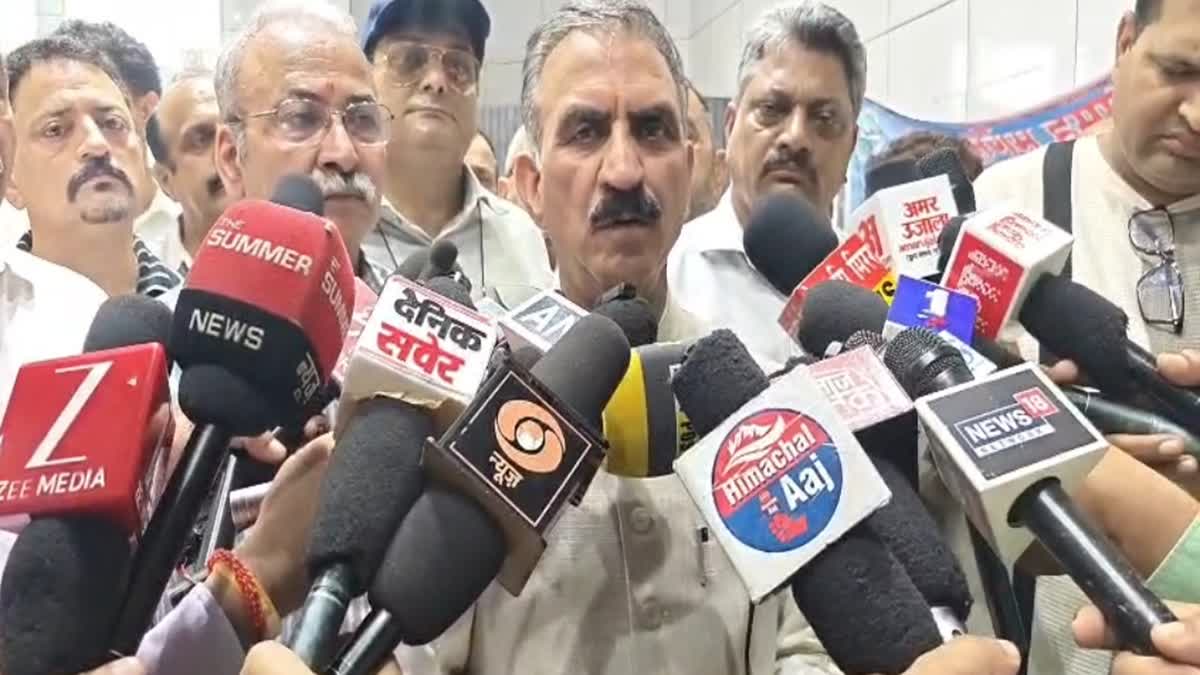 हमीरपुर में CM सुक्खू का भाजपा पर बड़ा हमला, बोले- हिम केयर में...
