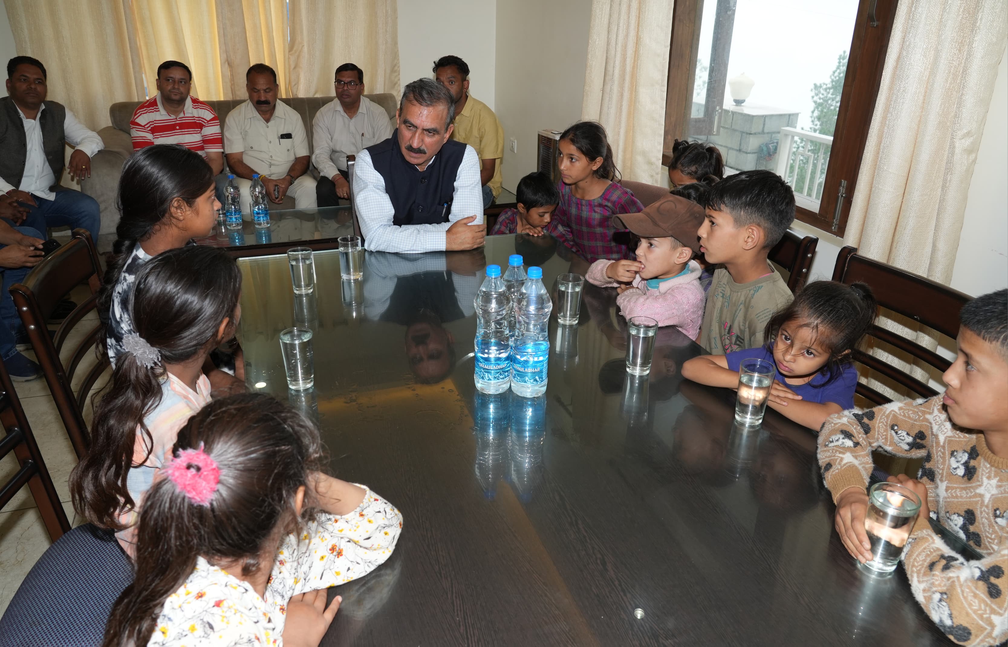 बच्चों ने मुख्यमंत्री से पूछा, हमारे स्कूल कब खुलेंगे