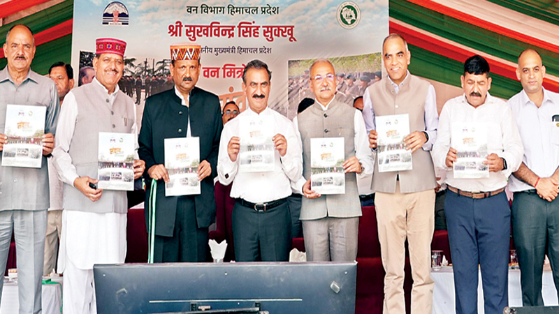 वन मित्रों से बोले सीएम-भविष्य सुनिश्चित करूंगा, इंतजार करें