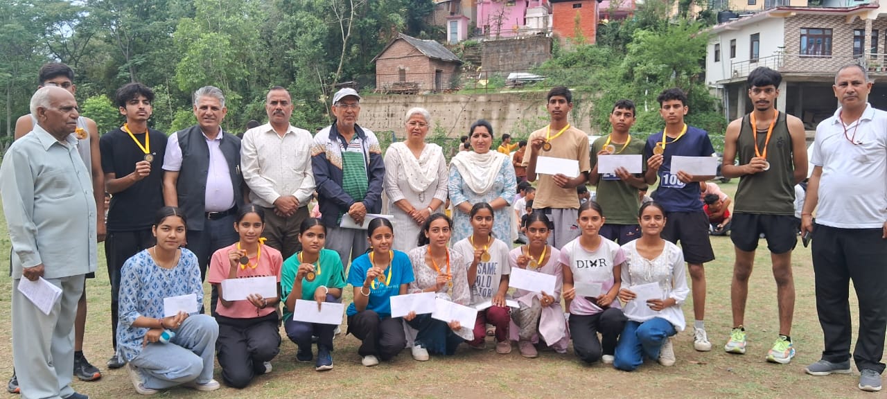 सजाओ में नशे के खिलाफ दौड़े बच्चे नशा मुक्ती का लिया संकल्प,स्थानीय लोगों ने किया पुरष्कृत