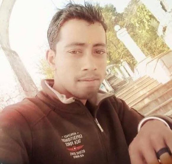 जेसीबी पलटी, ऑपरेटर की मौत