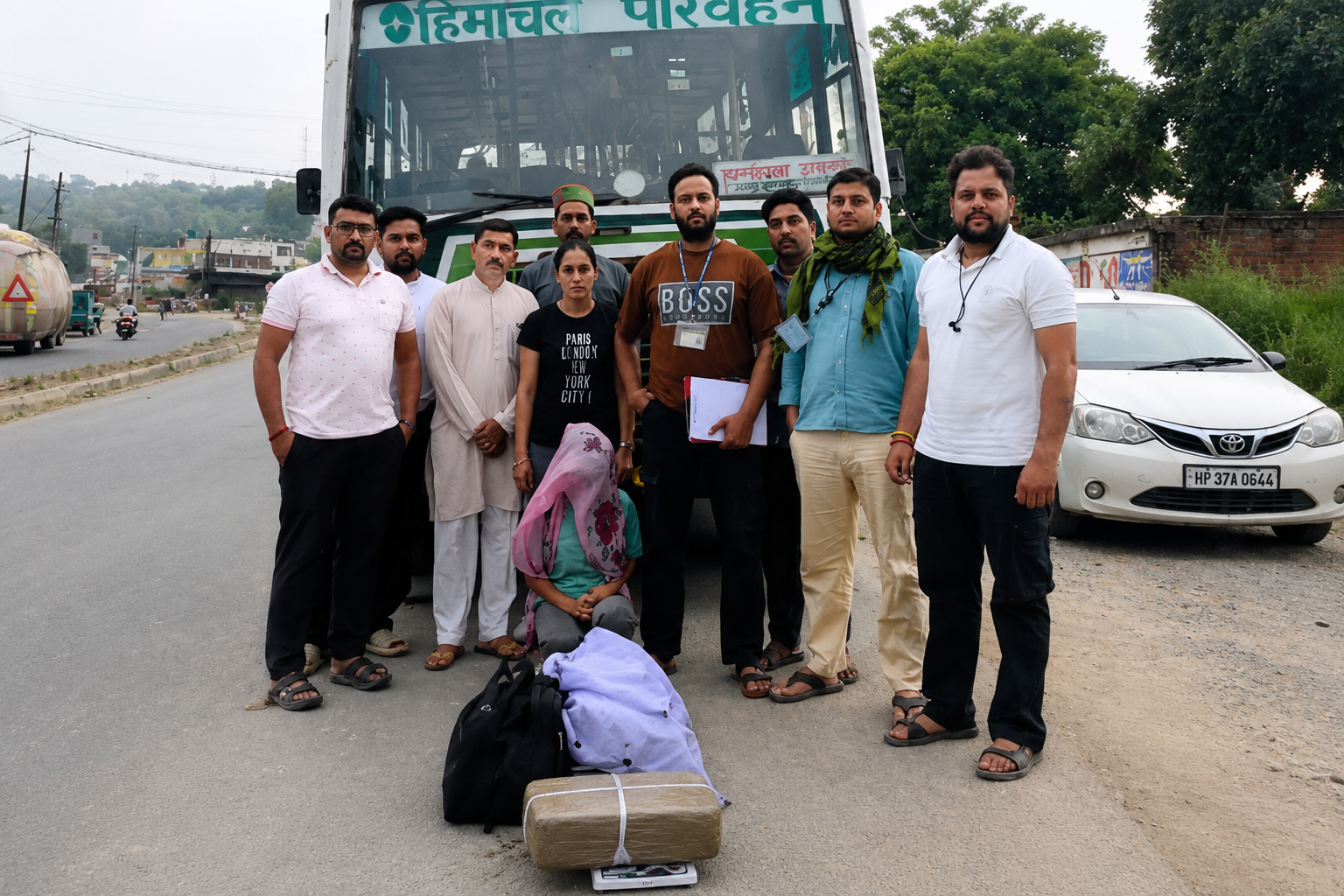 नूरपुर में बड़ी ड्रग तस्करी का पर्दाफाश, HRTC बस में युवती के बै...