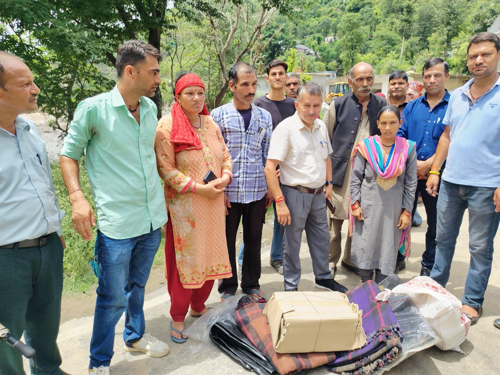 सराज में बाढ़ की मार: तीसरे दिन भी जनजीवन अस्त-व्यस्त, सड़कों और जल आपूर्ति बहाल करने में जुटा प्रशासन