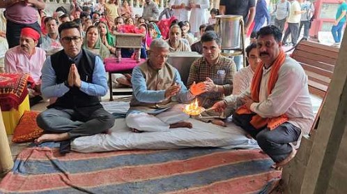 चामुंडा मंदिर पहुंचे राज्यसभा उपसभापति, पूजा-अर्चना कर लिया आशीर...