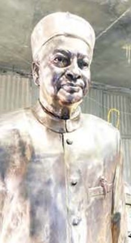 शिमला के रिज पर स्थापित हुई वीरभद्र सिंह की प्रतिमा