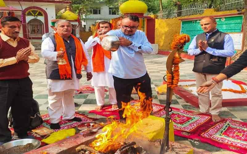  अंतरराष्ट्रीय श्री रेणुकाजी मेला : परशुराम मंदिर परिसर में पूजा...