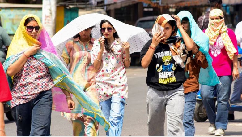 हिमाचल में बढ़ने लगी तपिश, 17 अप्रैल से आंधी-ओलावृष्टि का ऑरेंज...