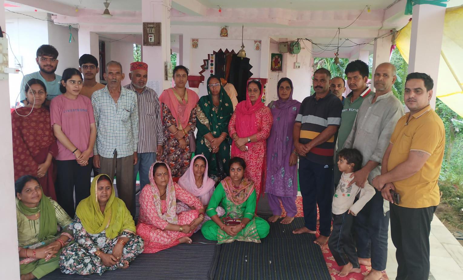 टौरखोला पंचायत ने जुटाए स्याठी पीड़ितों के लिए 1 लाख 11 हज़ार, युवक ने दिए 51हजार 