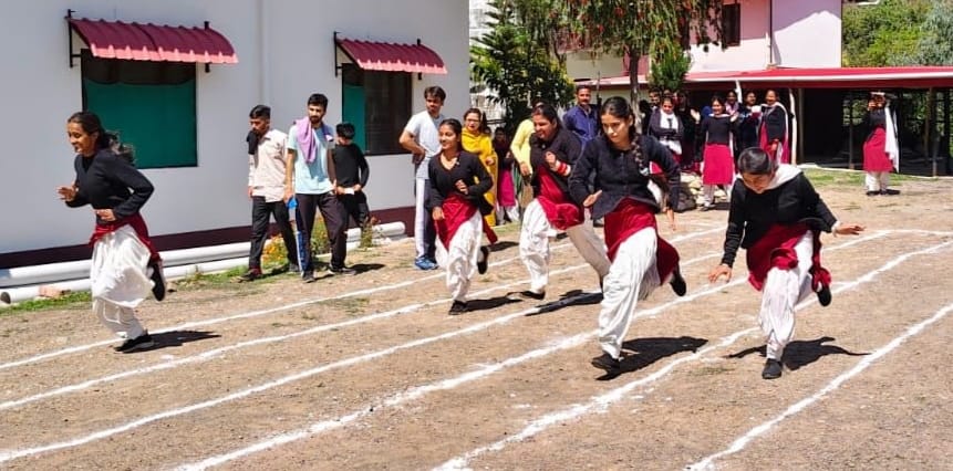 लॉर्ड बुद्धा कॉलेज की स्पोर्ट्स मीट में कनिका और संवेद बने चैम्पियन
