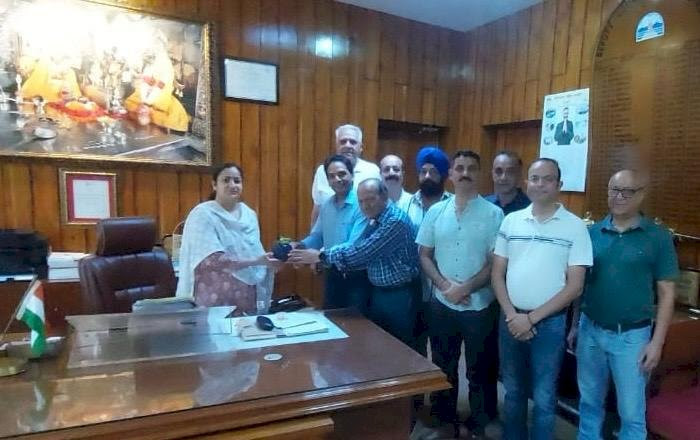 रोटरी के नवनियुक्त प्रधान ने की उपायुक्त प्रियंका वर्मा से मुलाक...