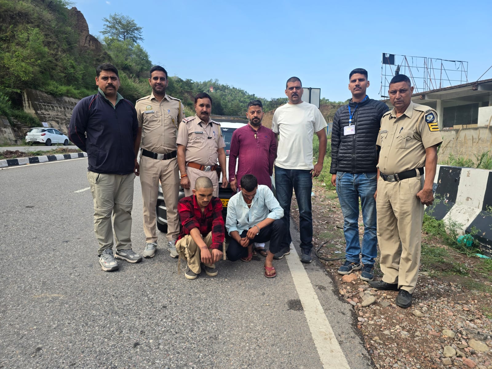 किरतपुर-मनाली फोरलेन पर नाके के दौरान दो युवक 16 ग्राम चिट्टा सहित गिरफ्तार, एसआईयू सुंदरनगर की बड़ी कामयाबी