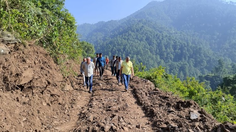 अजय सोलंकी ने किया पंजहाल पंचायत से कैलाश झामराड़ी लिंक रोड का न...