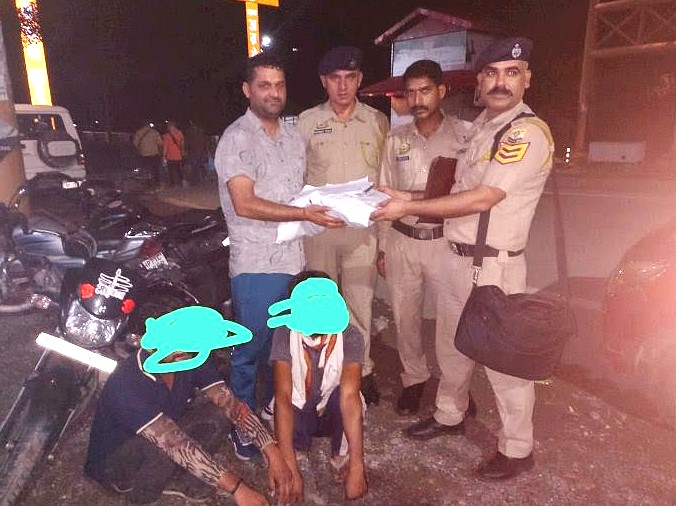पांवटा में 2386 नशीले कैप्सूल व 596 टेबलेट्स पकड़ी : पुलिस ने पकड़े दो आरोपी