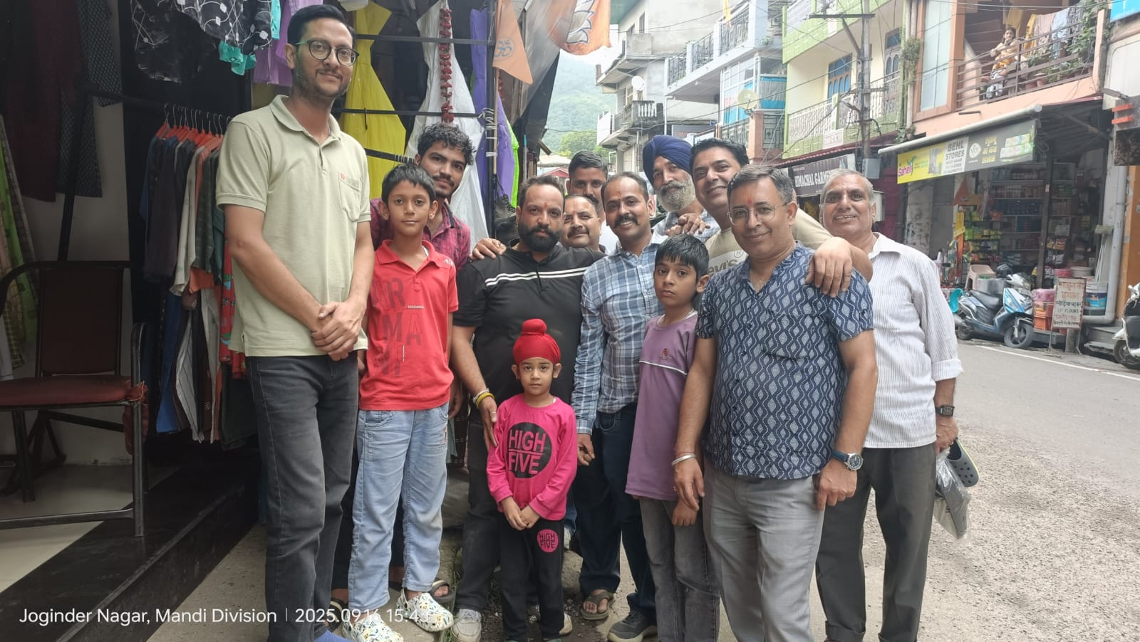 सैर पर जोगिंद्र नगर में दिखी परंपरा, व्यापारियों ने खेला अखरोट का खेल