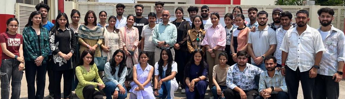 अभिलाषी कॉलेज के छात्रों ने किया ग्लेनमार्क फार्मास्युटिकल्स नालागढ़ का शैक्षणिक दौरा