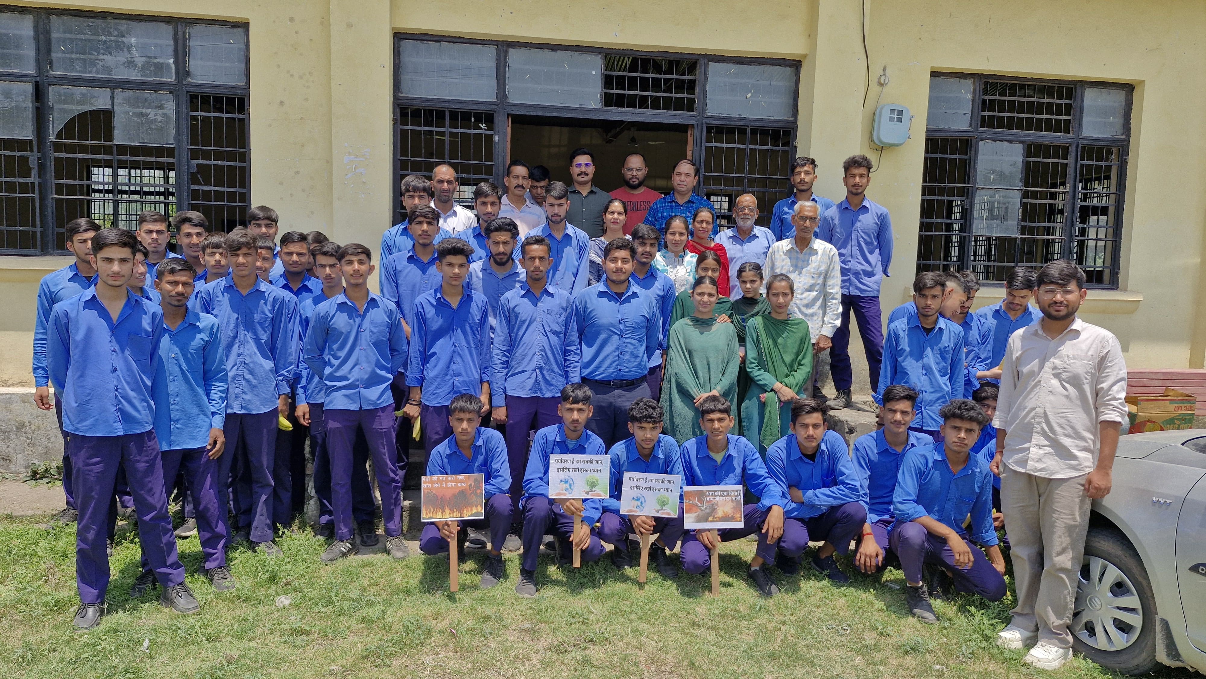 दी हंस फाउंडेशन ने भांबला में वन अग्नि जागरूकता रैली का किया आयोजन