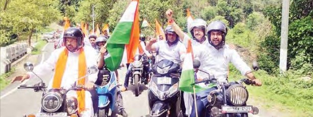 सकोह से जयसिंहपुर तक निकाली तिरंगा बाइक रैली