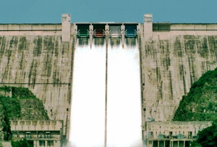 मुख्यमंत्री ने बीबीएमबी से मांगी 12% मुफ्त बिजली, प्रधानमंत्री म...