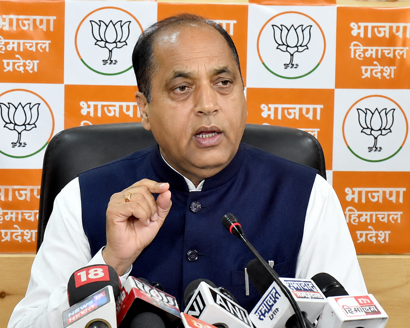 भ्रष्ट अधिकारियों के आगे पूरी तरह ‘कंप्रोमाइज़्ड’ हैं CM सुक्खू : जयराम ठाकुर