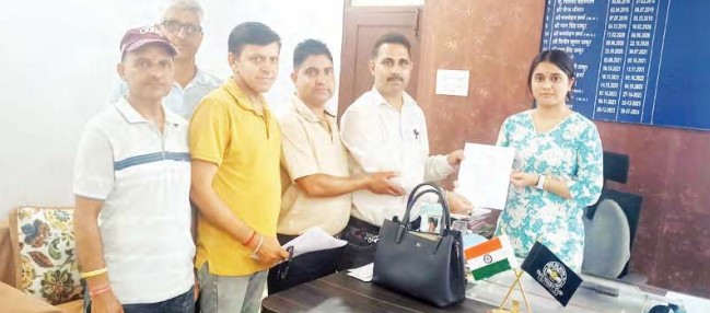 वेतन न मिलने से ग्राम रोजगार सेवक खफा, बैठक में जताई चिंता, सहाय...