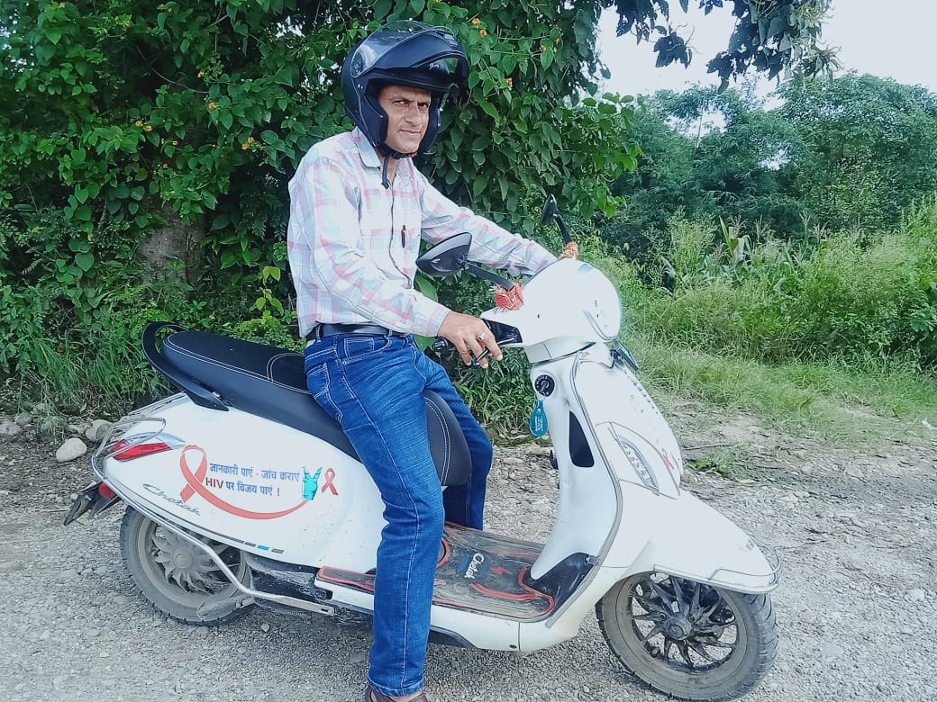 सरकाघाट क्षेत्र में ई-स्कूटी से बदल रही है स्वास्थ्य सेवाओं की तस्वीर