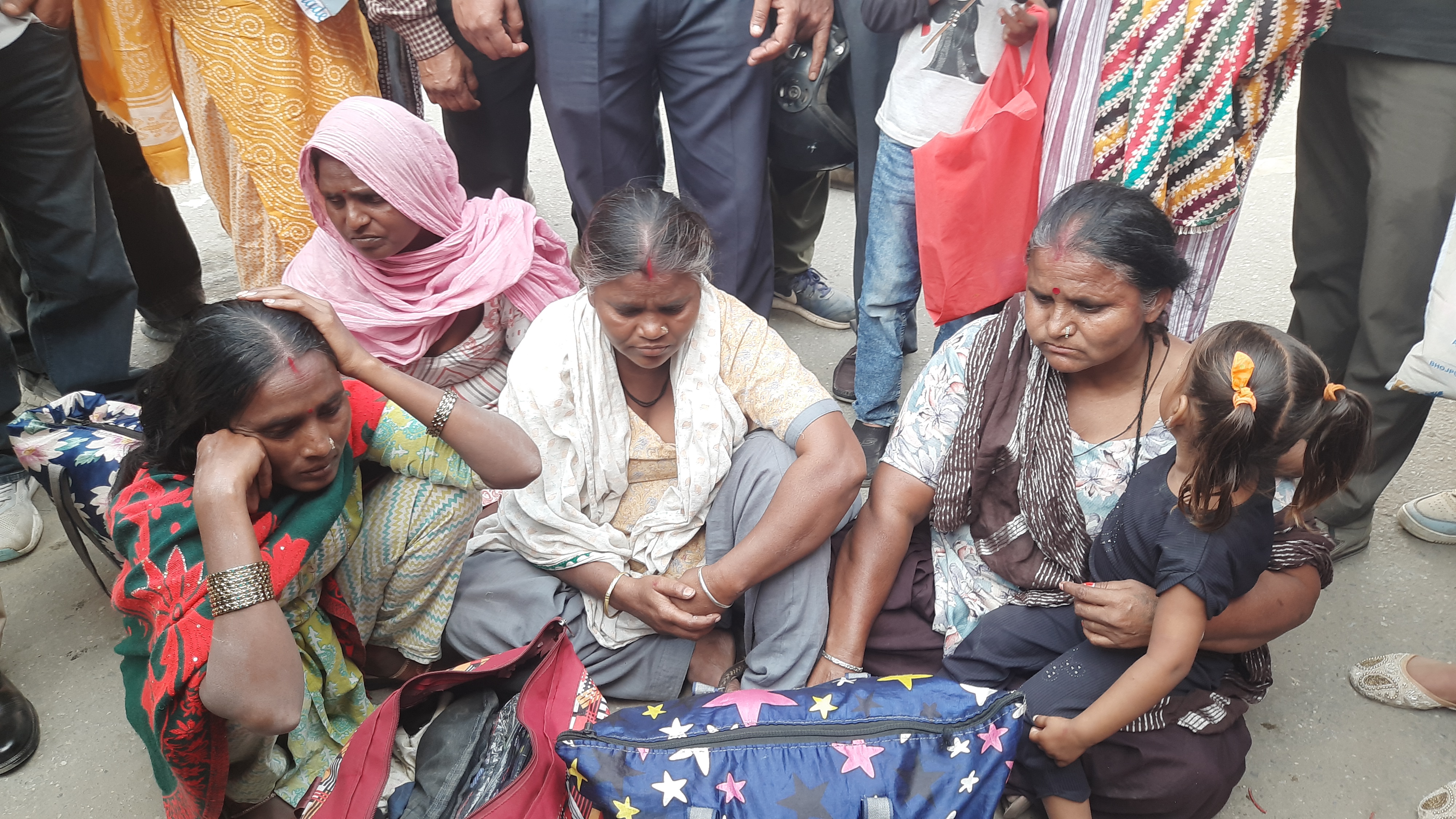 नेरचौक में लुटेरी महिलाओं को रंगे हाथों पकड़ा, पर्स से निकाले 35 हजार रुपये