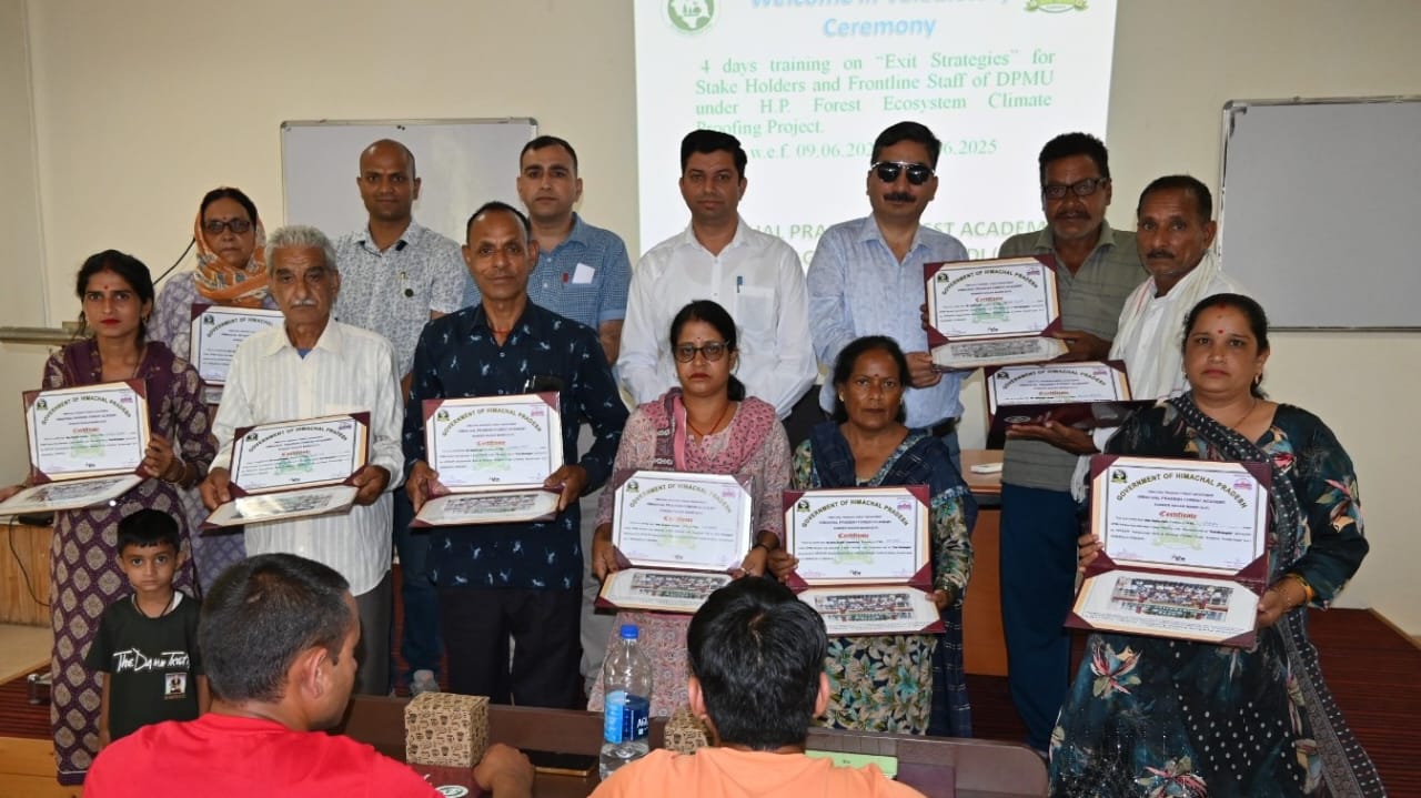 हिमाचल प्रदेश वन अकादमी सुन्दरनगर में कांगड़ा और चंबा के प्रतिभागियों ने हासिल किया प्रशिक्षण