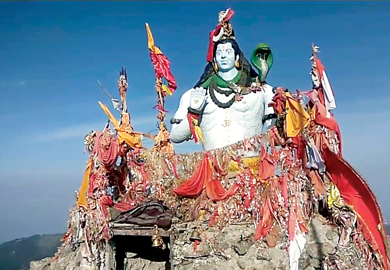 चूड़धार मंदिर में प्रवेश शुल्क आदेश पर रोका