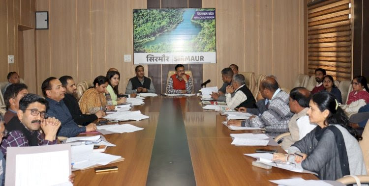 आंगनवाड़ी केन्द्रों में पहुंचने वाले राशन का नियमित सैंपल लिया जाये  :  एलआर वर्मा