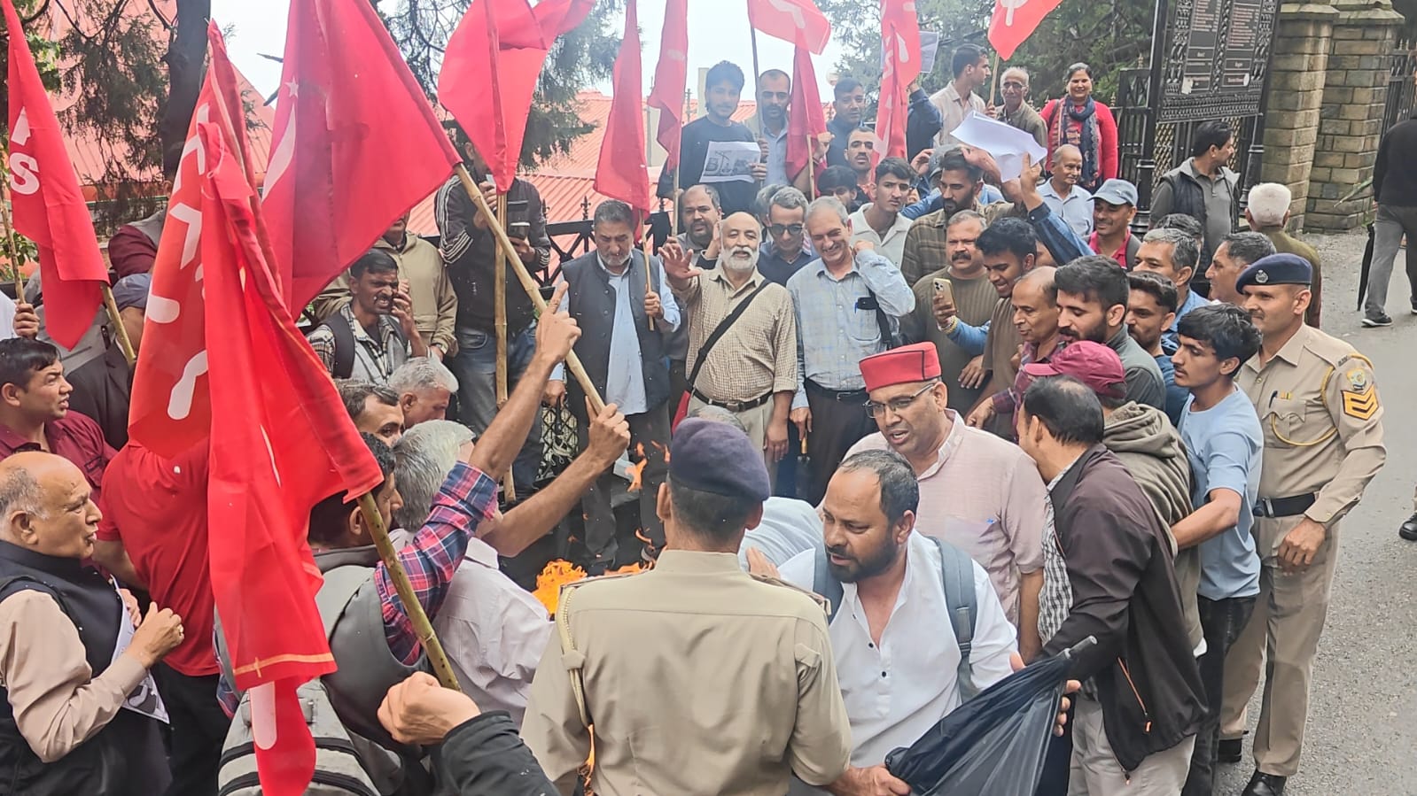 शिमला में FTA के विरोध में प्रदर्शन, संयुक्त किसान मोर्चा ने दी आंदोलन की चेतावनी