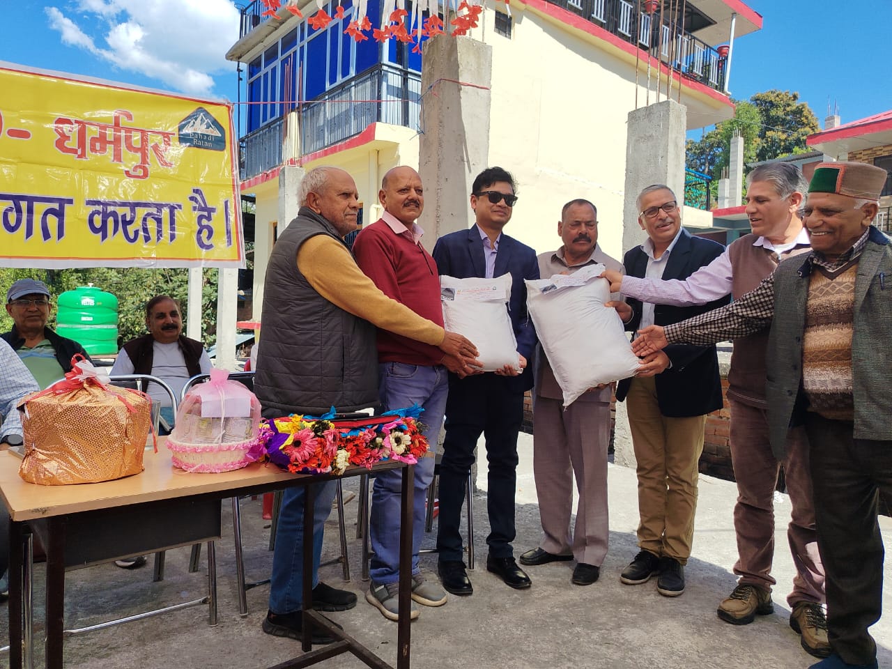 एफपीपो धर्मपुर के कार्यों का निरीक्षण करने भराड़ी पहुंचे एनसीडीसी रीजनल डायरेक्टर भूपेन्द्र मंडावी