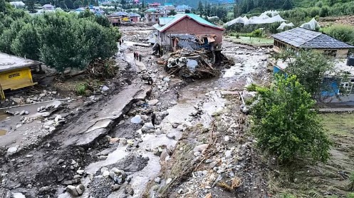 सराज-नाचन-करसोग में आपदा का कहर: 45 से अधिक लोग लापता, हेलिकॉप्टर से राहत, 100 से ज्यादा लोगों का रेस्क्यू