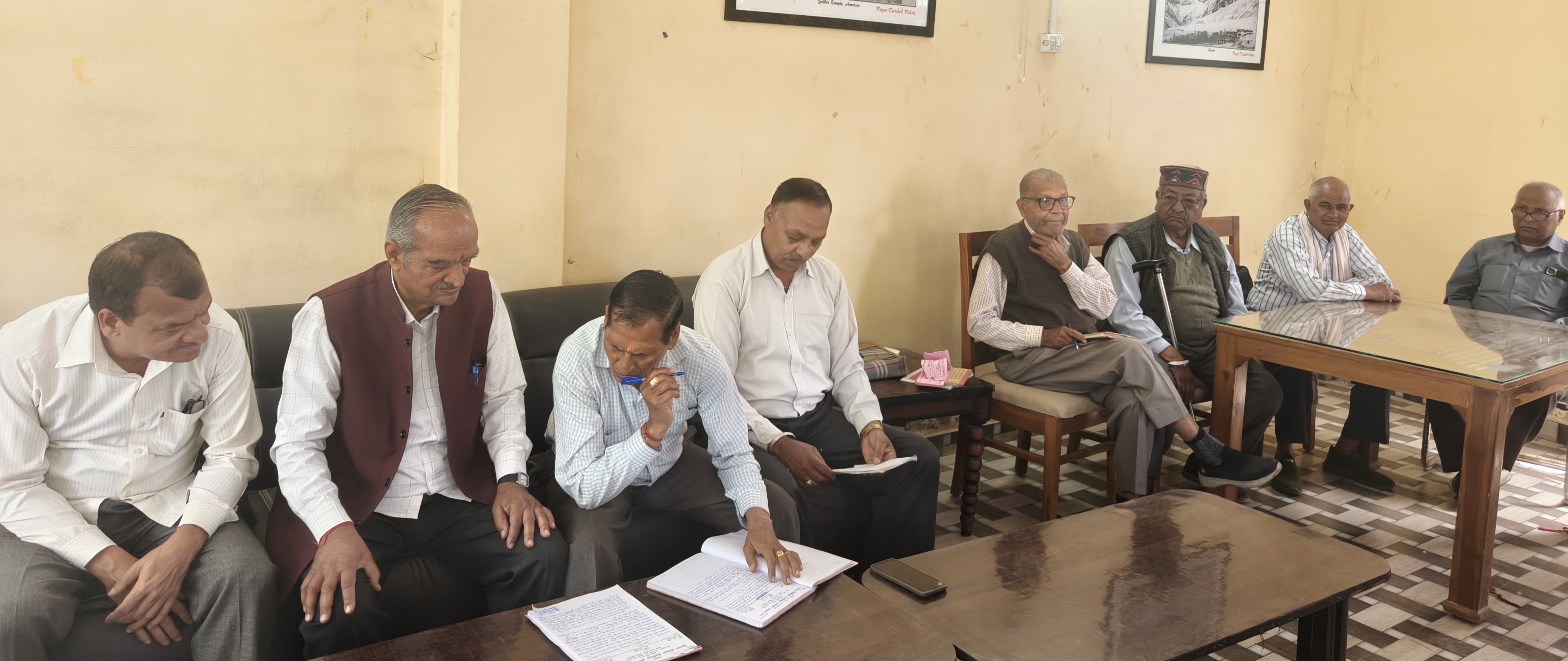 HRTC पेंशनरों ने बुलंद की आवाज: लंबित एरियर और मेडिकल बिलों के भ...