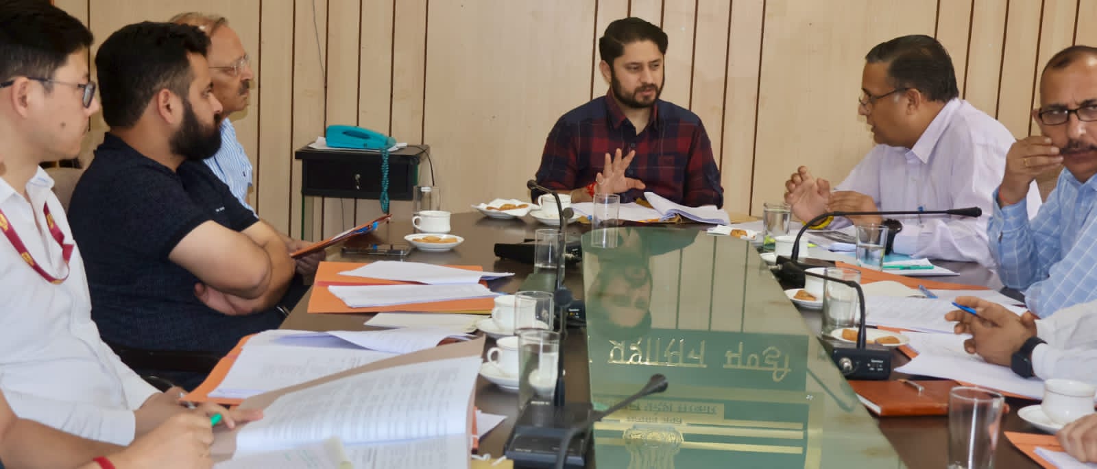 जिले की सभी औद्योगिक इकाइयों और संस्थानों को अधिक से अधिक अप्रेंटिस नियुक्त करने के निर्देश