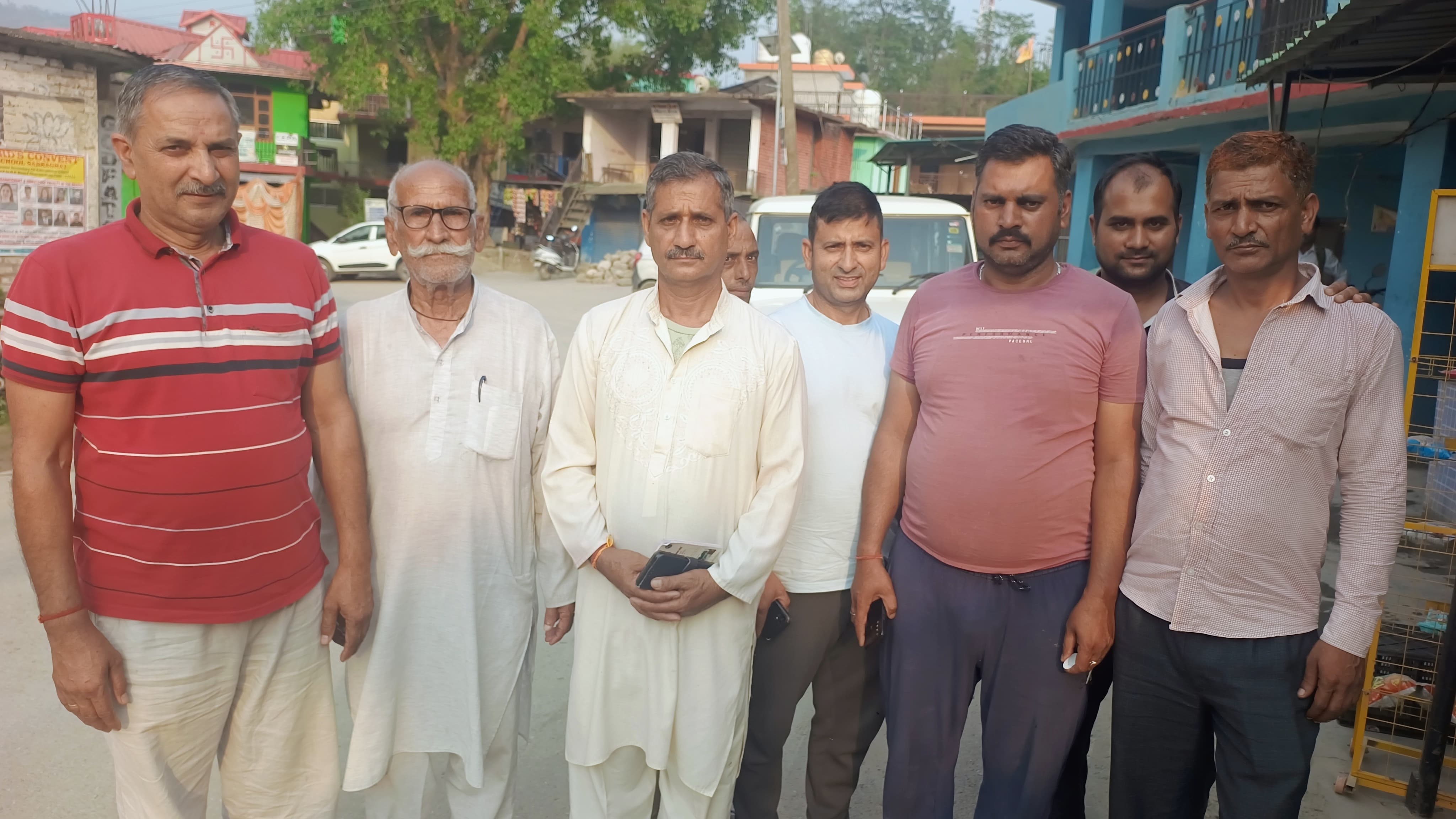 एनएच निर्माण कार्य से हुक़्क़ल निवासी परेशान,ध्वाल जंगल में अवैध बलास्टिंग और डंम्पिंग से तीन सौ पेड़ क्षतिग्रस्त, स्कूल का रास्ता भी तोड़ा-भुपेन्द्र