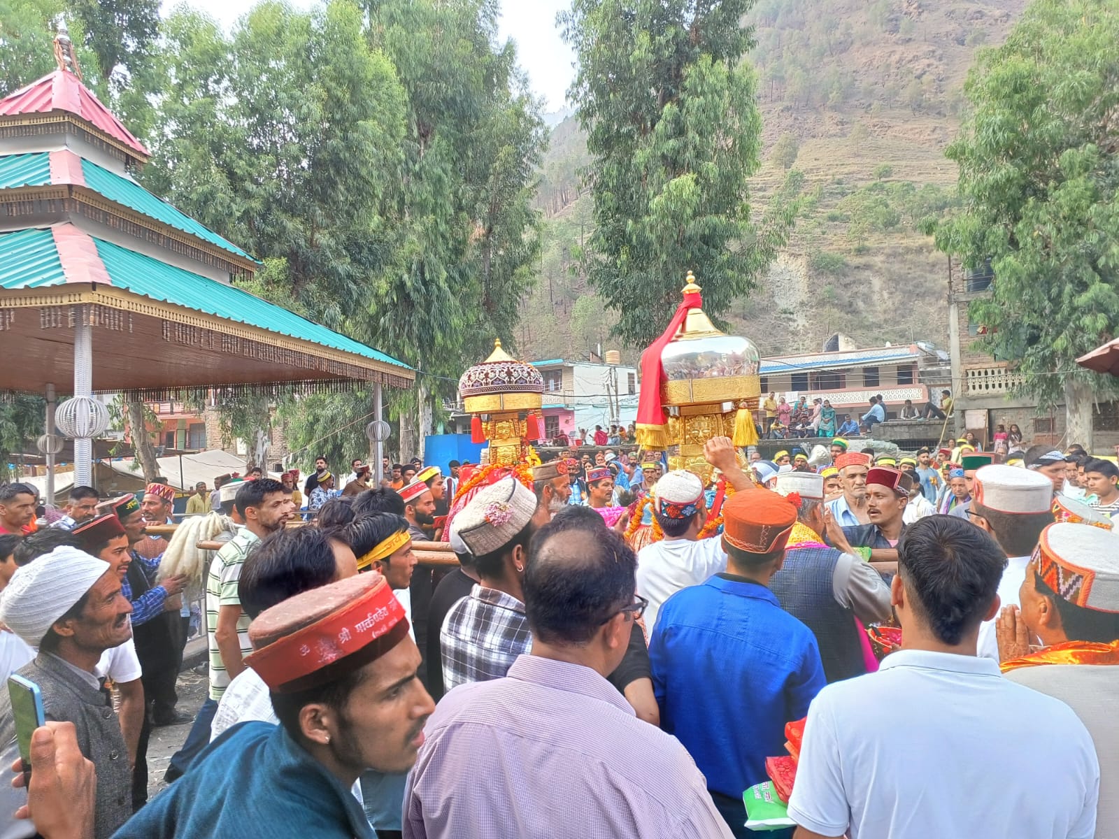 देवताओं की शोभायात्रा के साथ जिला स्तरीय बालीचौकी मेले का हुआ शुभारंभ