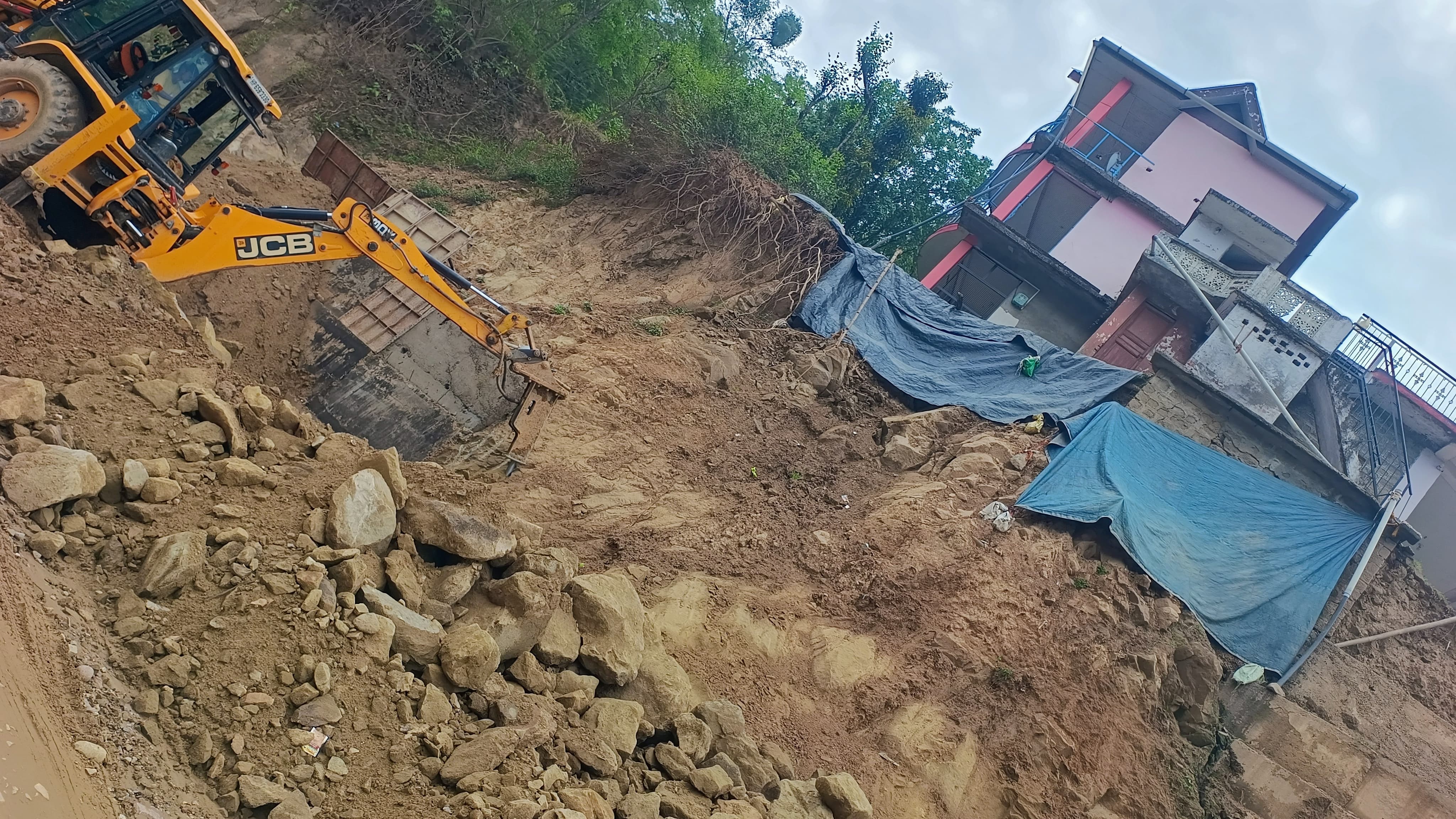 27 को दमसेड़ा में एनएच कंपनी के खिलाफ किसान सभा करेगी प्रदर्शन, आधा दर्जन घर और एक दर्ज़न रास्ते हुए हैं क्षतिग्रस्त