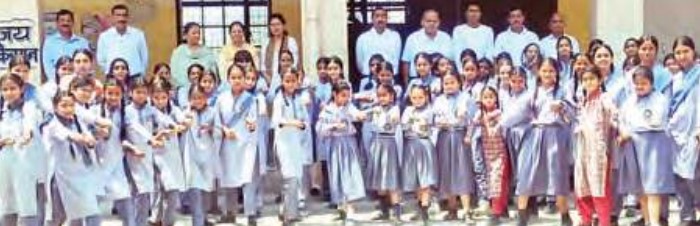बुधान स्कूल में छात्राओं को दिया आत्मरक्षा का प्रशिक्षण