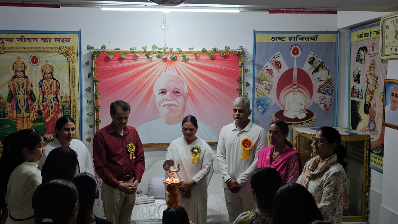 दीप प्रज्वलन के साथ चार दिवसीय समर कैंप का शुभारंभ