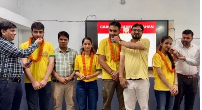 करियर अकादमी के छात्रों का नीट में उत्कृष्ट प्रदर्शन 