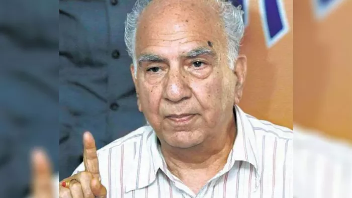 शांता कुमार ने दलबदल कानून पर उठाए सवाल, कहा-सामूहिक दलबदल पर भी हो सख्त कार्रवाई